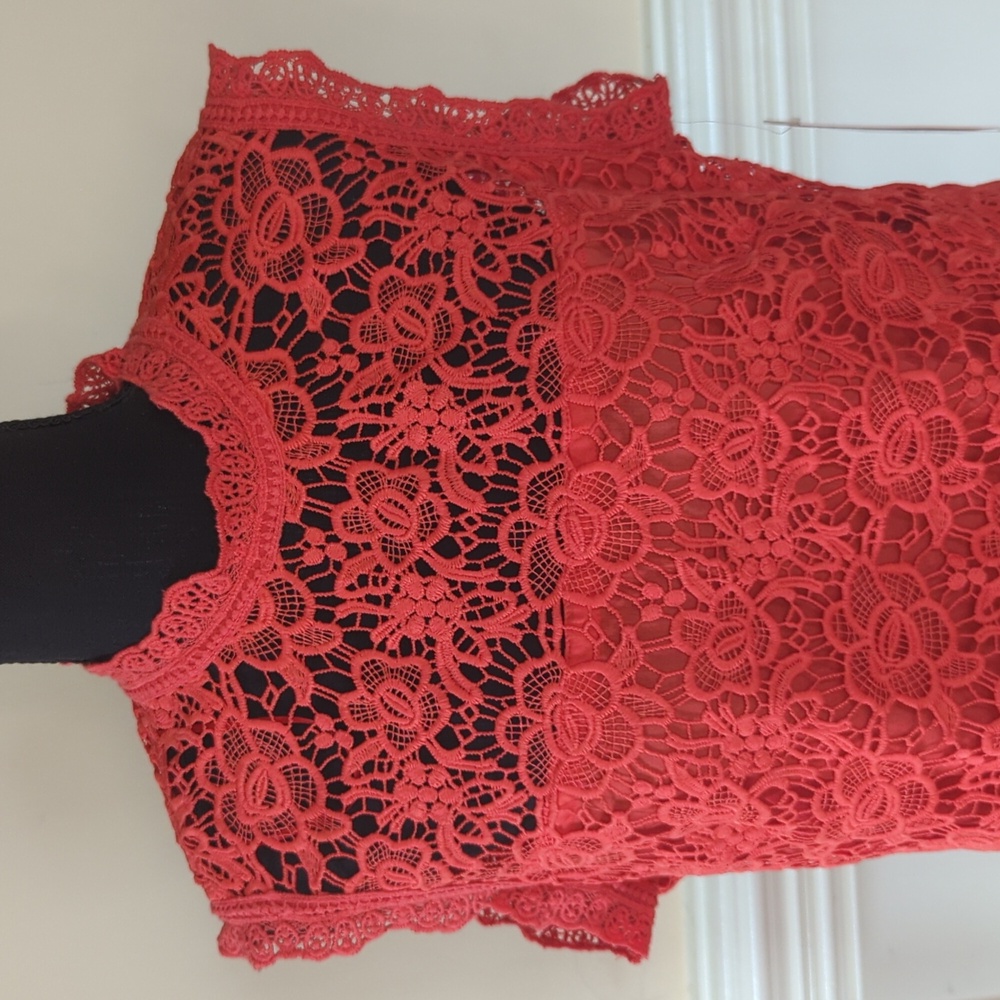 Nanette Lepore women's Crochet Sleeveless Blouse Red Sz Large - Picture 2 of 14